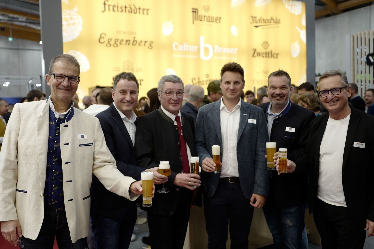 Regionale Bierpartner in Salzburg: Die Cultur-Brauer von Hirter, Mohren, Murauer, Freistädter und Schremser am Gemeinschaftsstand der acht Brauereien. © Roland Graf