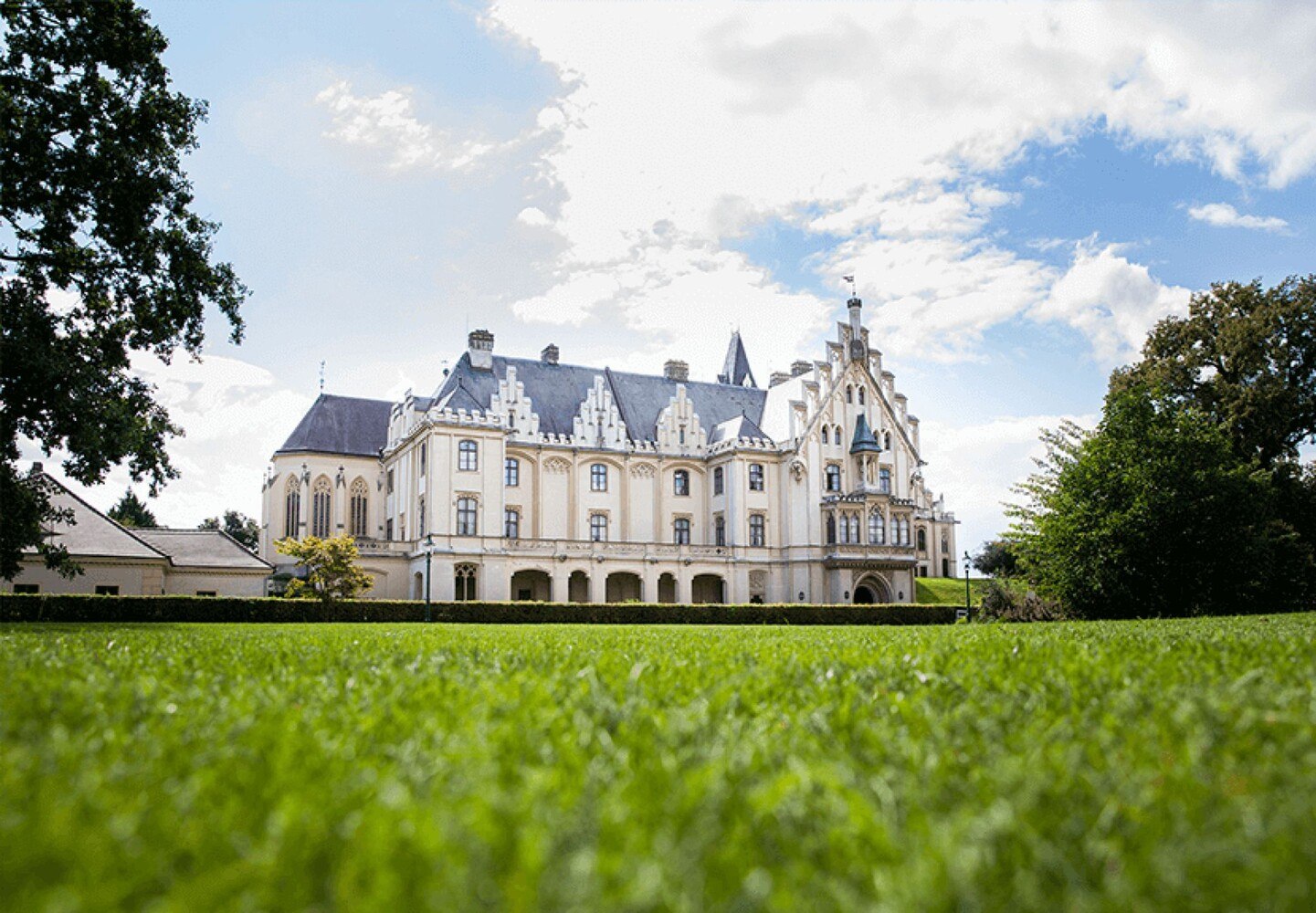 Pittoresk: Schloss Grafenegg bietet den perfekten Rahmen für eine hochwertige Weinverkostung.  © S. Philipp