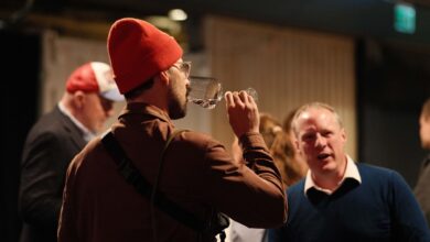 Biodynamisch, charakterstark und nicht immer stromlinienförmig – gilt für den Wein genauso wie für seine Macher. (c) Bechtle&Leonberger