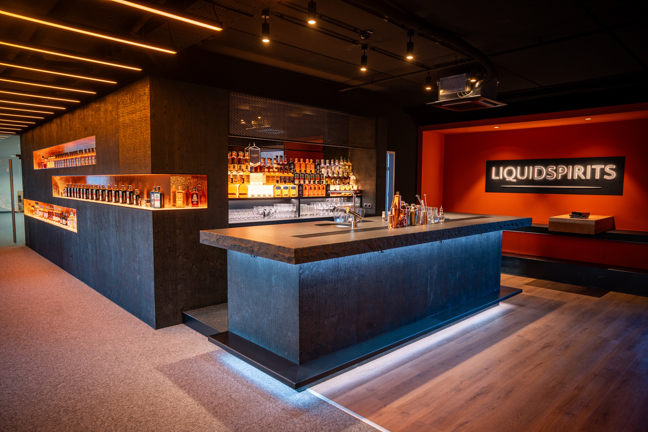 Liquid Spirits Bar und Schulungszentrum © Golt.Agency